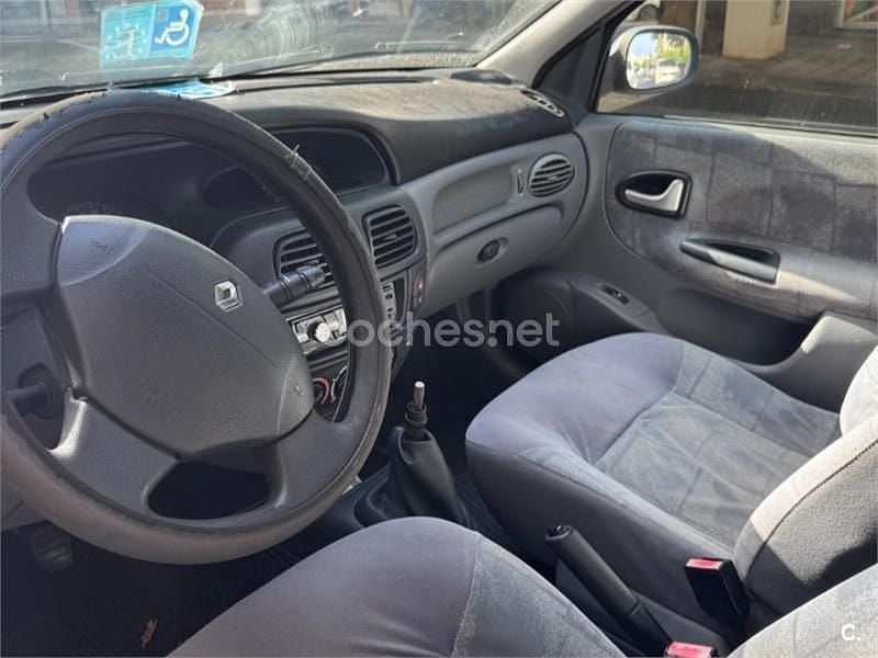 Azul Usado 2000 Renault Mégane Authentique Berlina | 1000 € (Precio justo) - Imagen 1/4