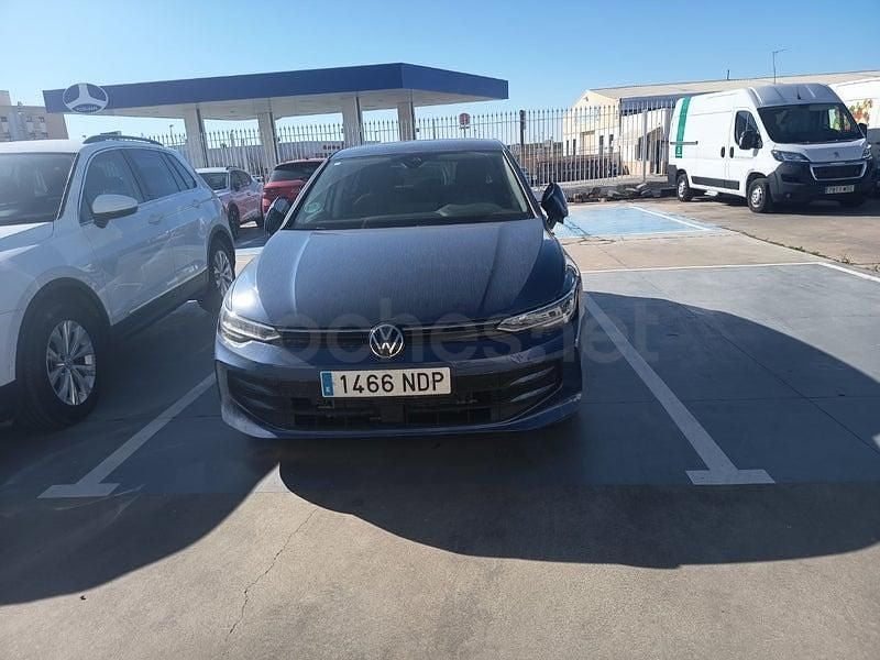 Usado VW Golf VIII 115 CV (84 kW) 2025 Azul Berlina
