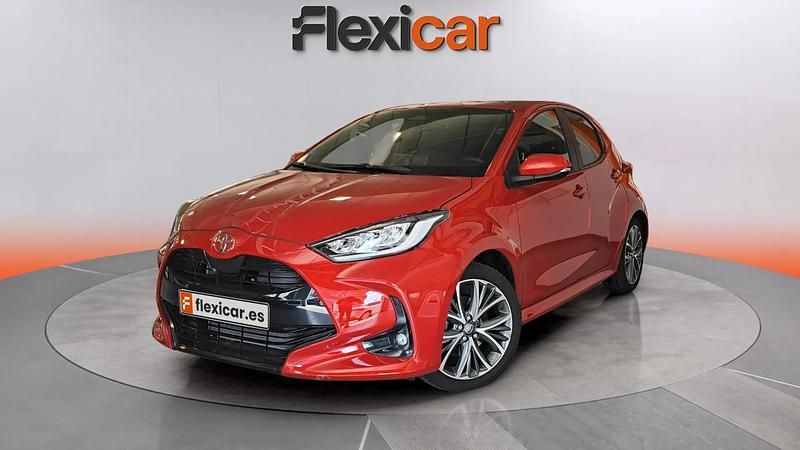 Usado Toyota Yaris Hybrid Active 116 CV (85 kW) 2024 Burdeos Utilitario