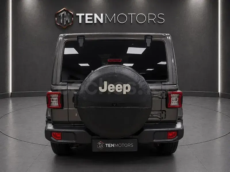 Usado Jeep Wrangler Sahara 200 CV (147 kW) 2021 Gris / plata SUV