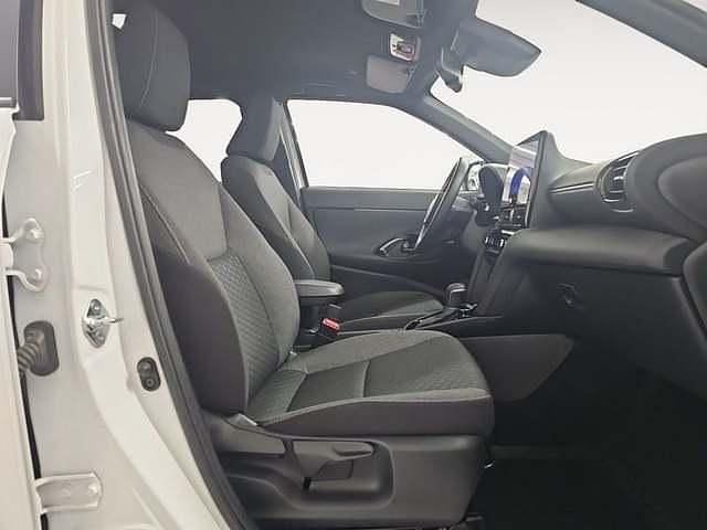 Usado Toyota Yaris Hybrid Active 130 CV (95 kW) 2025 Gris Pickup/Camioneta