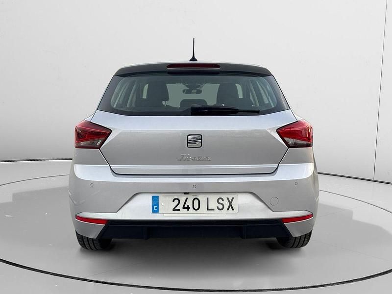 Usado Seat Ibiza Style Plus 90 CV (66 kW) 2021 Gris Berlina