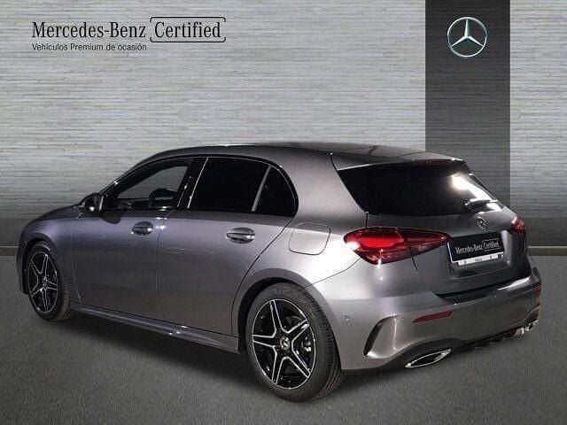 Usado Mercedes A180 AMG line 136 CV (100 kW) 2026 Gris montaña