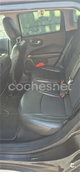 Usado Jeep Compass Longitude 120 CV (88 kW) 2019 Gris / plata SUV