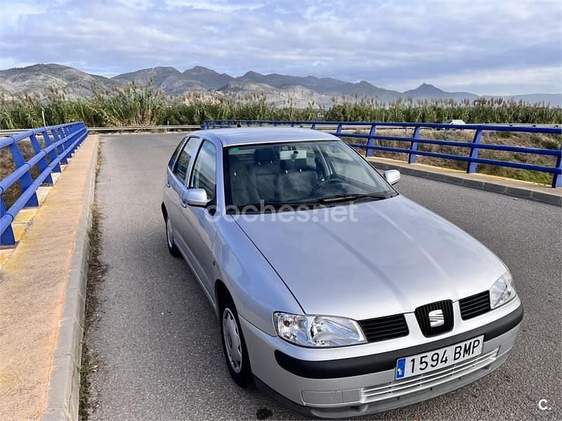 Gris / plata Usado 2001 Seat Ibiza Stella Berlina | 1800 € (Buen precio) - Imagen 1/4