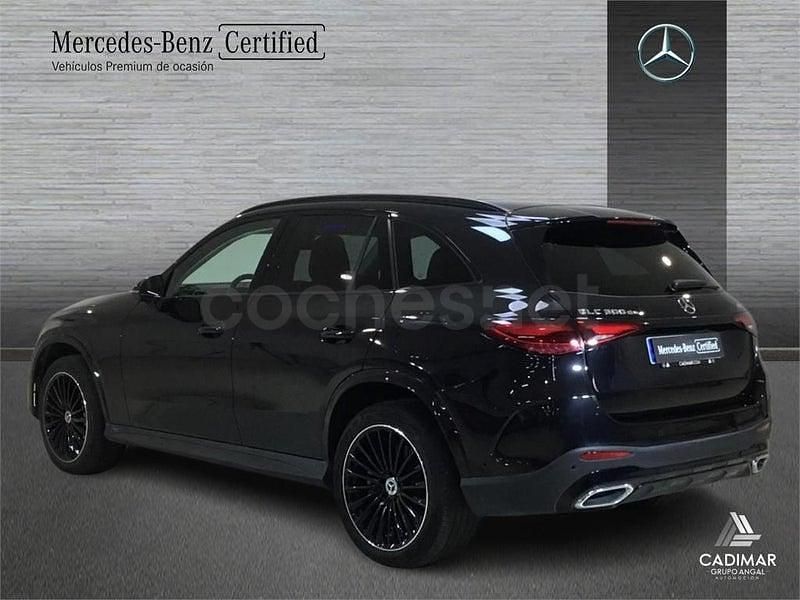 Usado Mercedes GLC300e AMG line 333 CV (244 kW) 2024 Negro obsidiana SUV