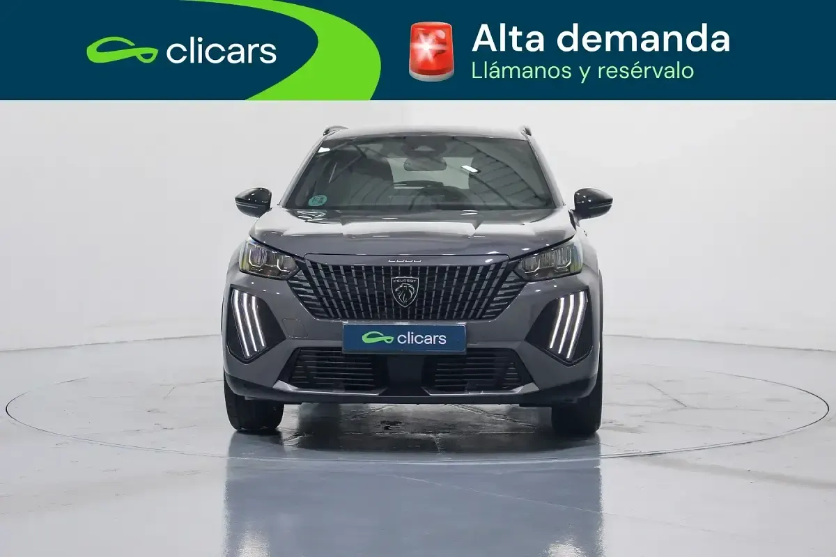 Usado Peugeot 2008 Allure 100 CV (73 kW) 2025 Gris SUV