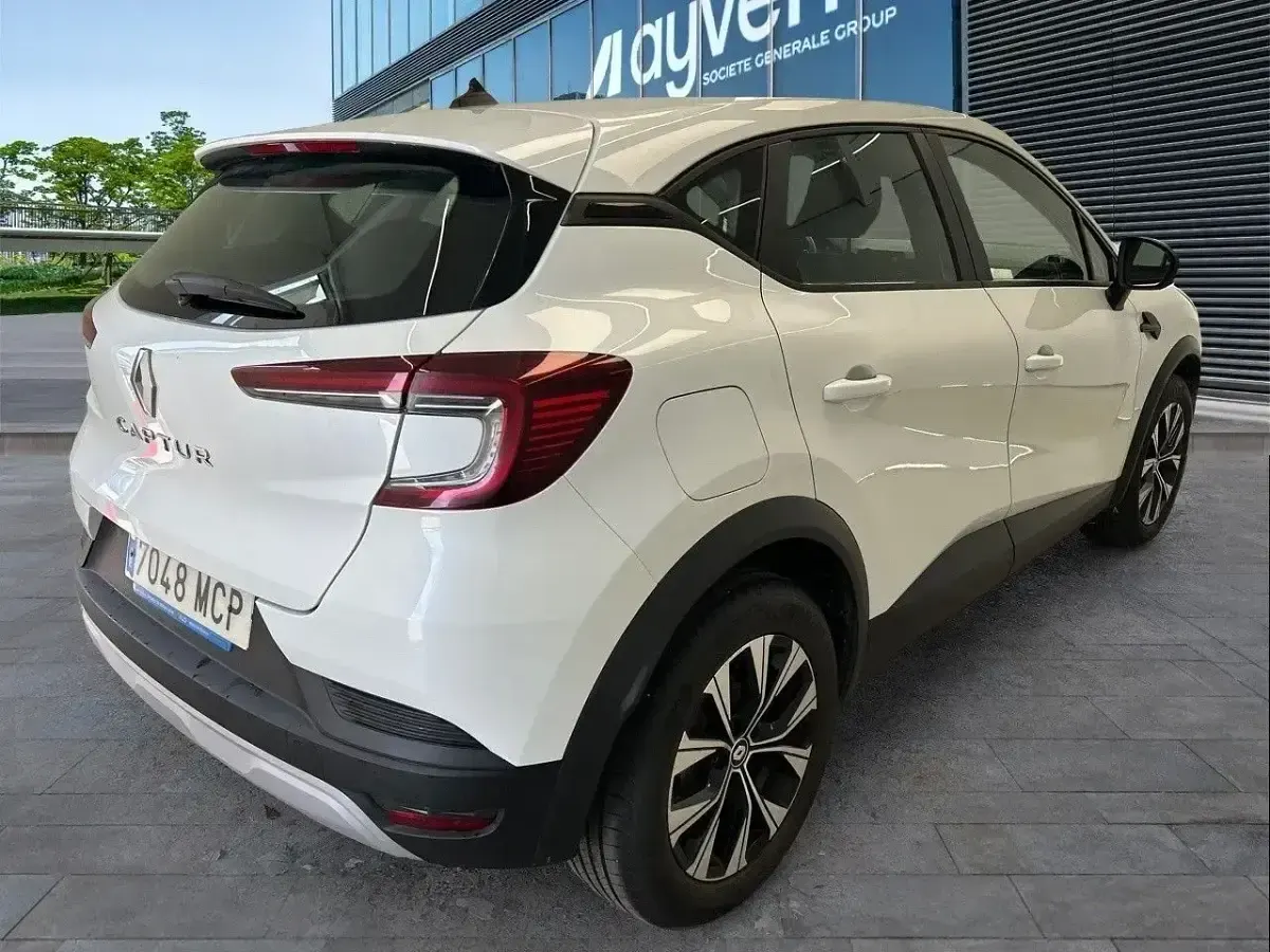 Usado Renault Captur Equilibre 101 CV (74 kW) 2022 Blanco SUV