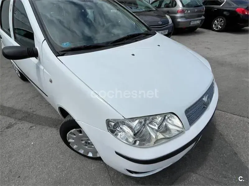 Usado Fiat Punto Classica 60 CV (44 kW) 2007 Blanco Utilitario
