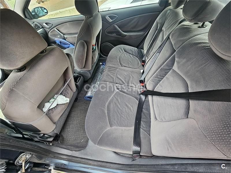 Usado Citroën C5 110 HP (80 kW) 2006 Cinzento Sedan