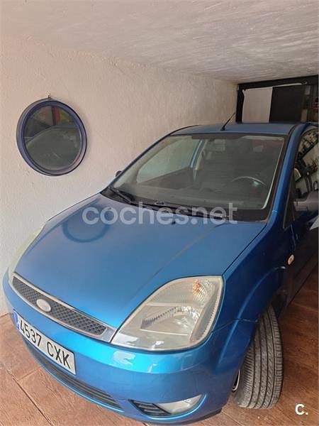 Usado Ford Fiesta Trend 68 CV (50 kW) 2004 Azul Utilitario