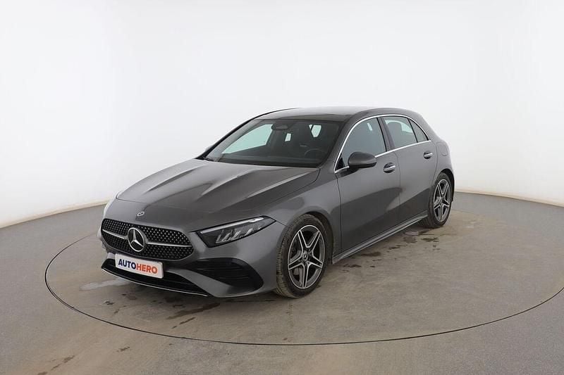 Gris Usado 2023 Mercedes A180 AMG line Utilitario | 30.299 € (Buen precio) - Imagen 1/3