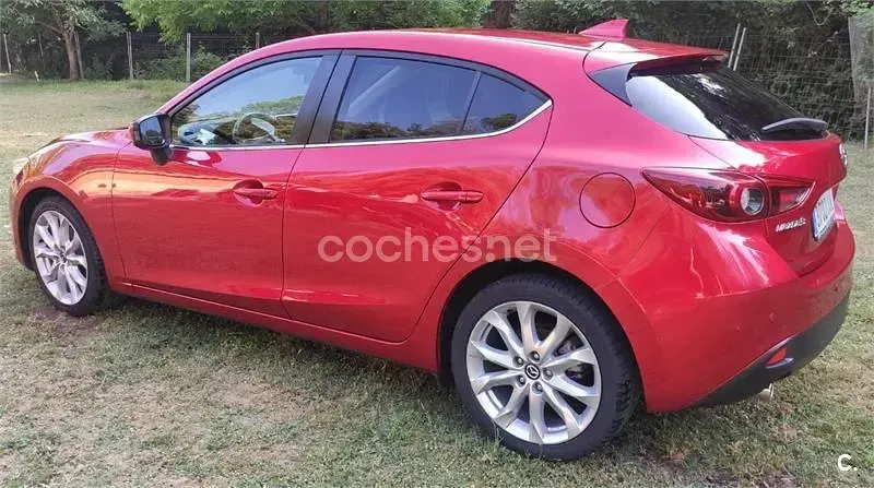 Usado Mazda 3 Style 150 CV (110 kW) 2015 Rojo Berlina