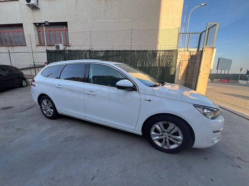 Usado Peugeot 308 SW Style 110 CV (80 kW) 2015 Blanco Familiar