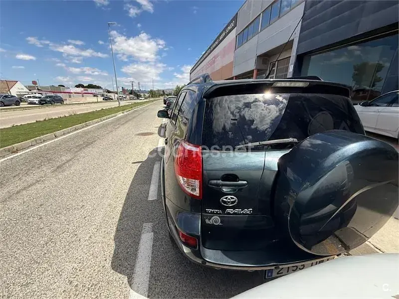 Usado Toyota RAV4 Premium 177 CV (130 kW) 2006 Verde SUV