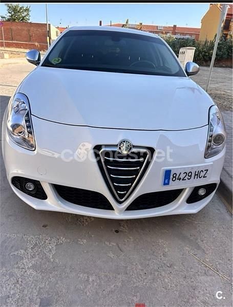 Blanco Usado 2011 Alfa Romeo Giulietta Distinctive Utilitario | 4600 € (Precio justo) - Imagen 1/2