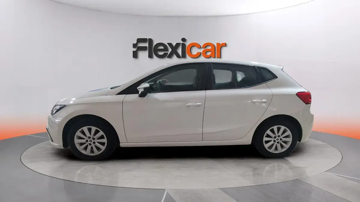 Usado Seat Ibiza Reference 80 CV (58 kW) 2023 Blanco Utilitario