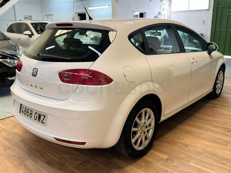 Usado Seat Leon Style 105 CV (77 kW) 2010 Blanco Utilitario