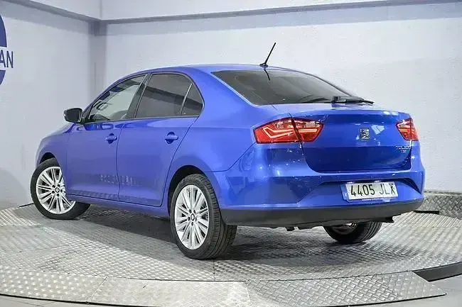 Usado Seat Toledo Style 110 CV (80 kW) 2016 Azul Utilitario
