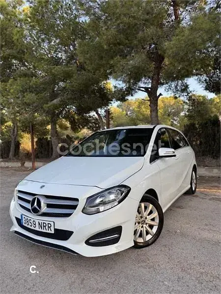 Usado Mercedes B200 136 CV (100 kW) 2019 Blanco Utilitario