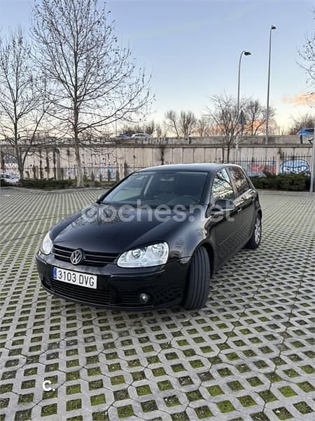 Usado VW Golf IV Highline 102 CV (75 kW) 2006 Negro Berlina