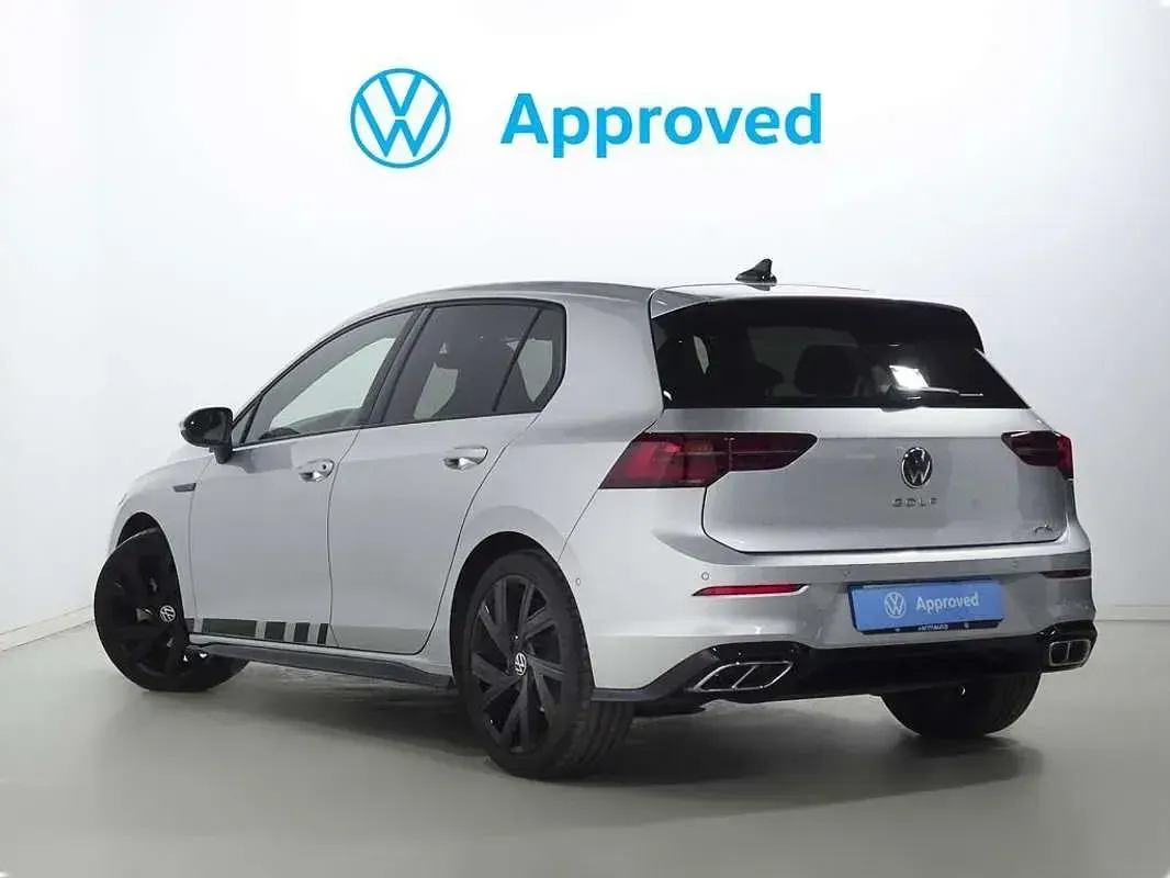 Usado VW Golf VIII R-line 150 CV (110 kW) 2022 Plateado Utilitario