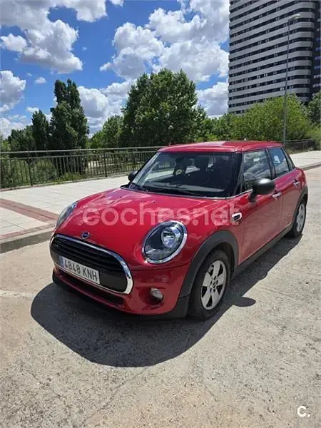 Usado Mini ONE 102 CV (75 kW) 2018 Rojo Utilitario