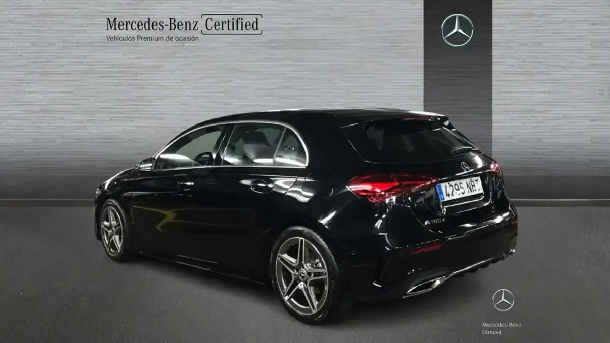 Usado Mercedes A180 116 CV (85 kW) 2025 Negro Berlina