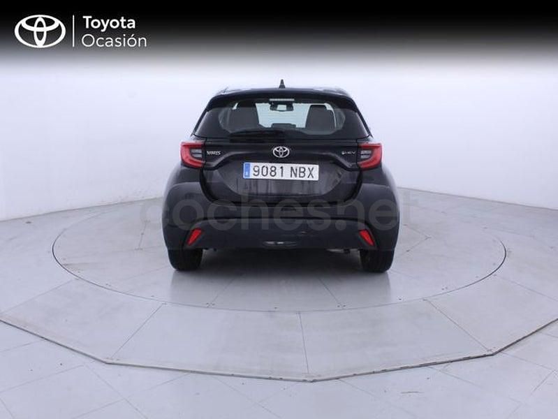 Usado Toyota Yaris Hybrid Active 116 CV (85 kW) 2025 Negro Berlina