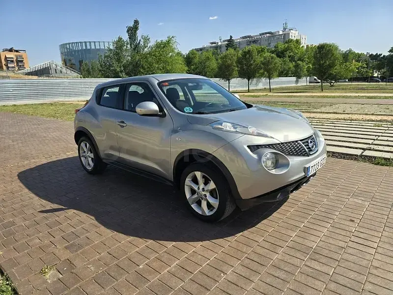 Usado Nissan Juke Premium Edition 117 CV (86 kW) 2011 Gris / plata SUV