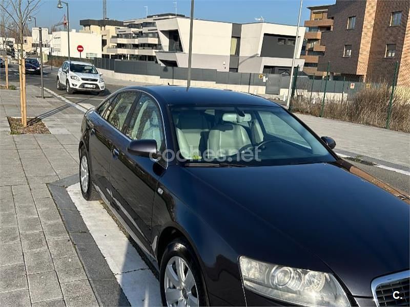 Usado Audi A6 240 CV (176 kW) 2010 Azul Berlina