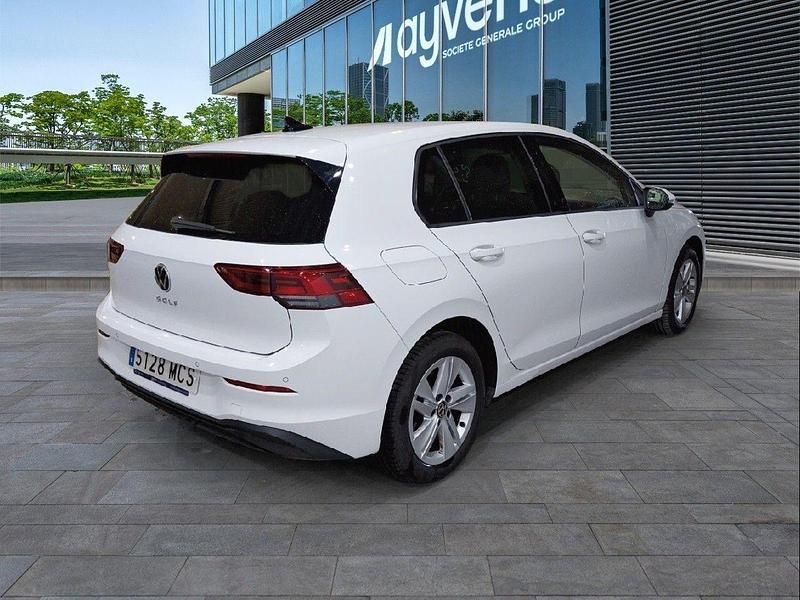 Usado VW Golf VIII Life 116 CV (85 kW) 2022 Blanco Utilitario