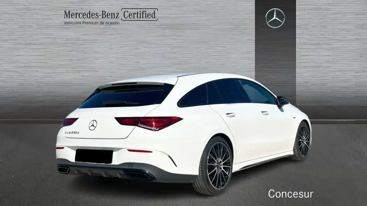 Usado Mercedes CLA200 Shooting Brake 150 CV (110 kW) 2021 Blanco Familiar