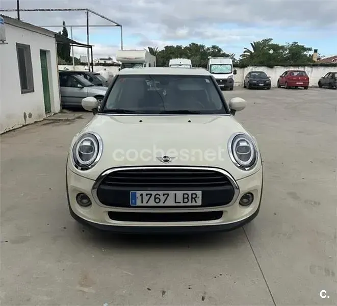 Usado Mini ONE 102 CV (75 kW) 2019 Beige Utilitario