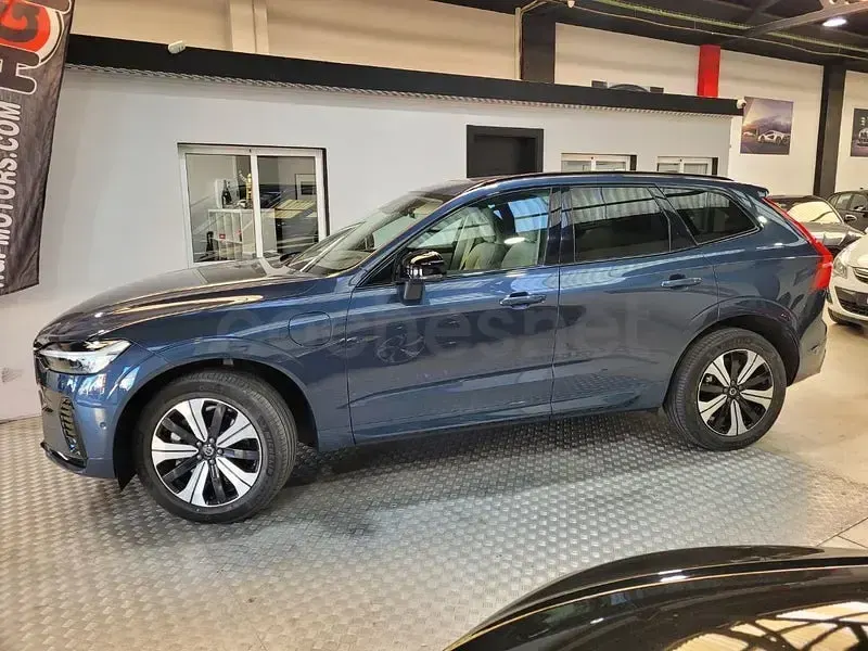 Usado Volvo XC60 Plus 350 CV (257 kW) 2025 Azul SUV
