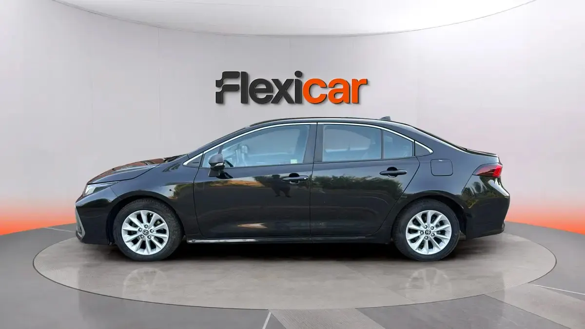 Usado Toyota Corolla Eco 140 CV (102 kW) 2023 Negro Berlina