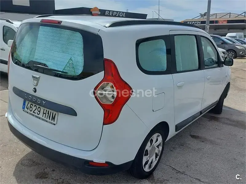 Usado Dacia Lodgy Ambiance 107 CV (78 kW) 2013 Blanco Monovolumen