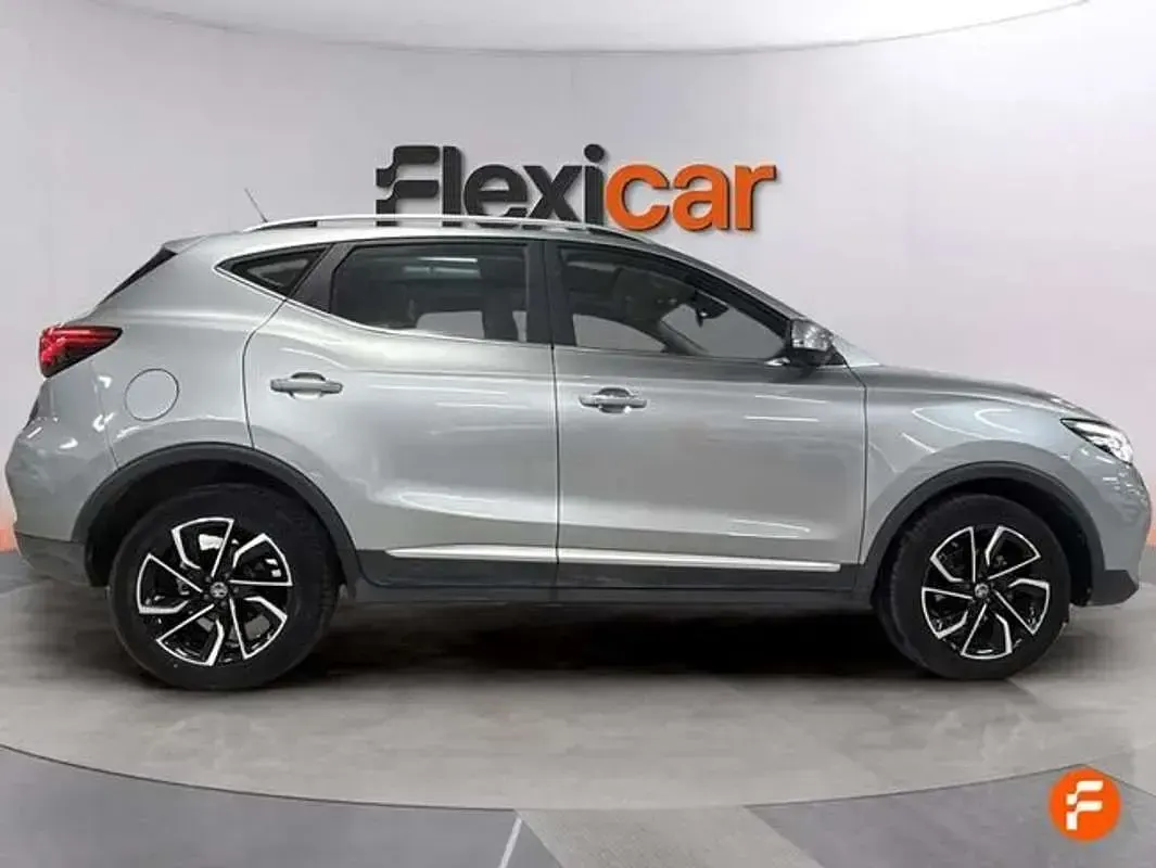 Usado MG ZS Luxury 111 CV (81 kW) 2022 Gris SUV