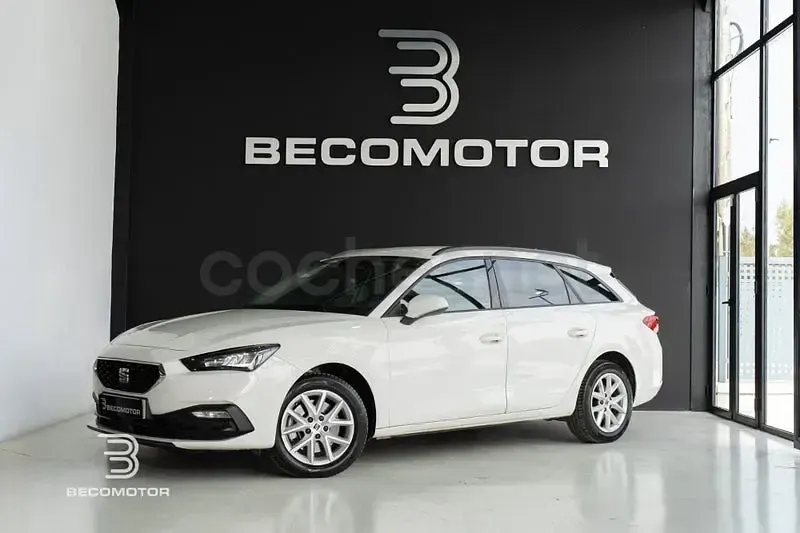 Usado Seat Leon FR 150 CV (110 kW) 2022 Blanco Familiar