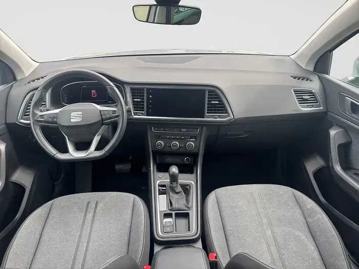 Usado Seat Ateca Style 150 CV (110 kW) 2025 Gris plata SUV