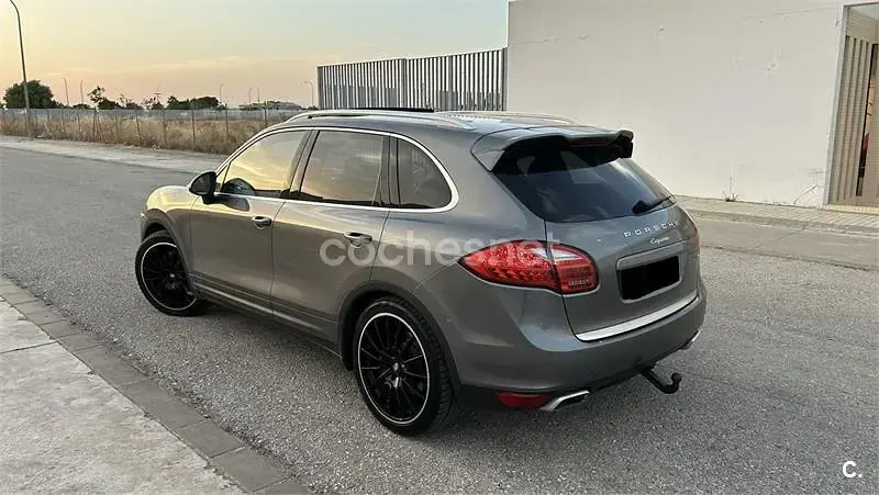 Usado Porsche Cayenne 240 CV (176 kW) 2012 Gris / plata SUV