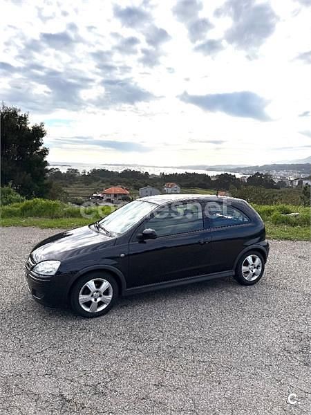 Negro Usado 2005 Opel Corsa Enjoy Berlina | 2200 € (Buen precio) - Imagen 1/4
