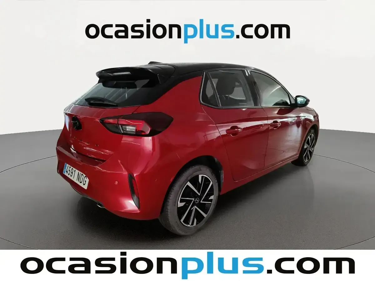 Usado Opel Corsa 100 CV (73 kW) 2025 Rojo Utilitario