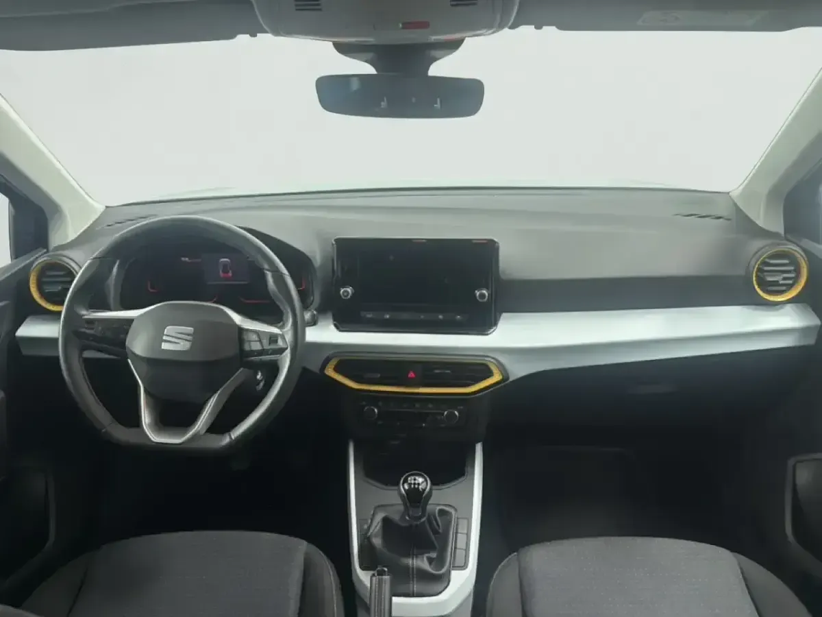 Usado Seat Arona Style 115 CV (84 kW) 2025 Gris SUV