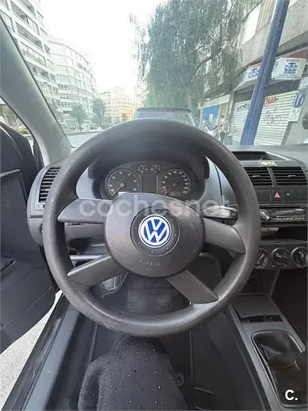 Usado VW Polo Trendline 75 CV (55 kW) 2002 Azul Utilitario