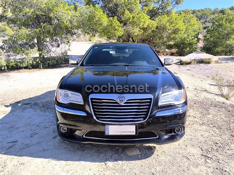 Usado Lancia Thema Platinum 239 CV (175 kW) 2013 Negro Berlina