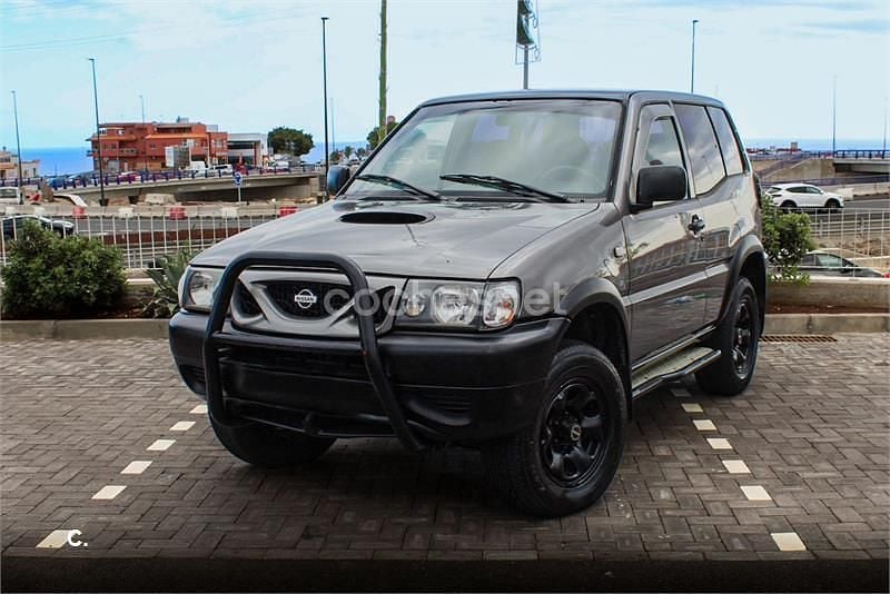Usado Nissan Terrano Comfort 125 CV (91 kW) 2000 Marrón SUV