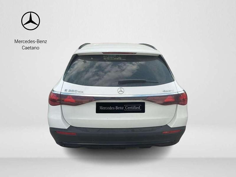 Usado Mercedes E300 313 CV (230 kW) 2024 Blanco Familiar