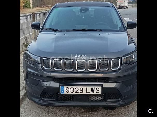Usado Jeep Compass Longitude 130 CV (95 kW) 2022 Gris / plata SUV