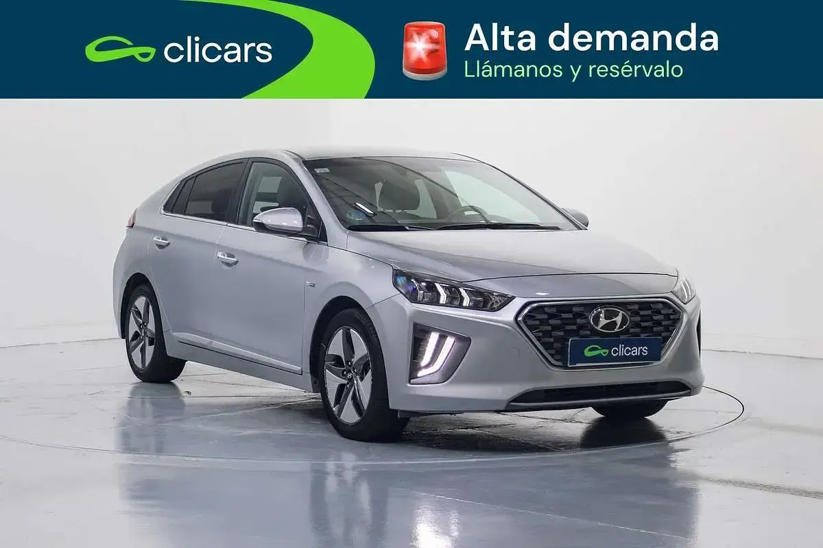 Usado Hyundai Ioniq 105 CV (77 kW) 2020 Plateado Utilitario